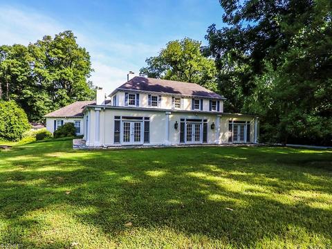 305 Winrow Dr