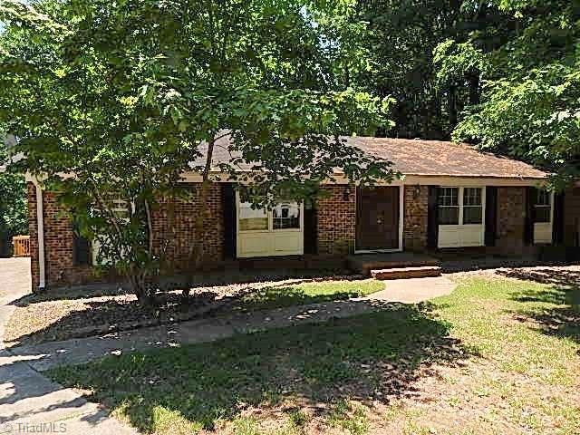 2704 Shady Lawn Dr