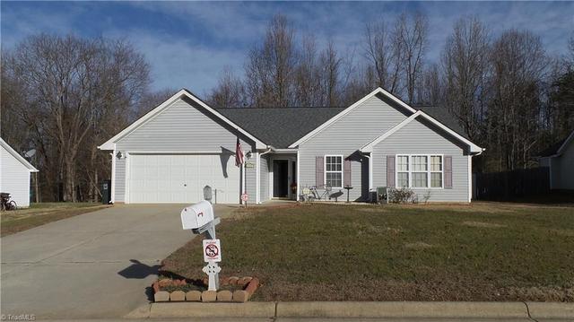 3902 Pineneedle Dr