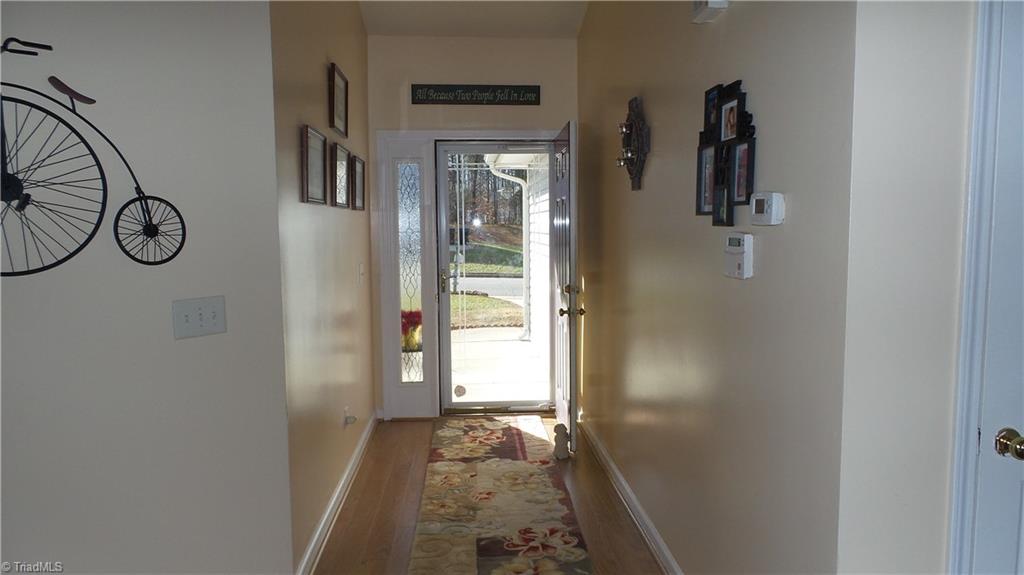 3902 Pineneedle Dr