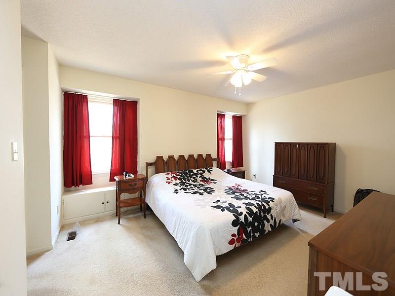 5126 Kenwood Rd