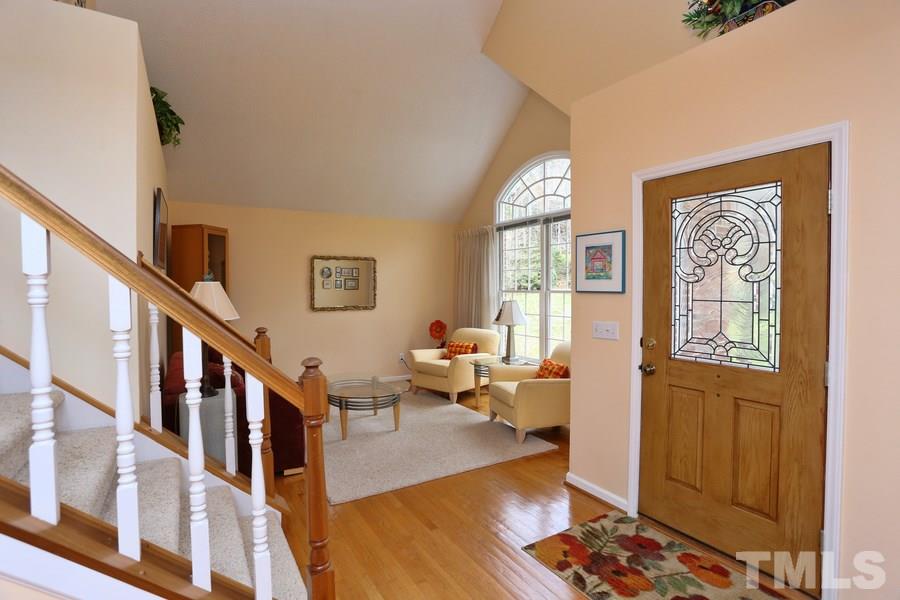 104 Hearthstone Ln