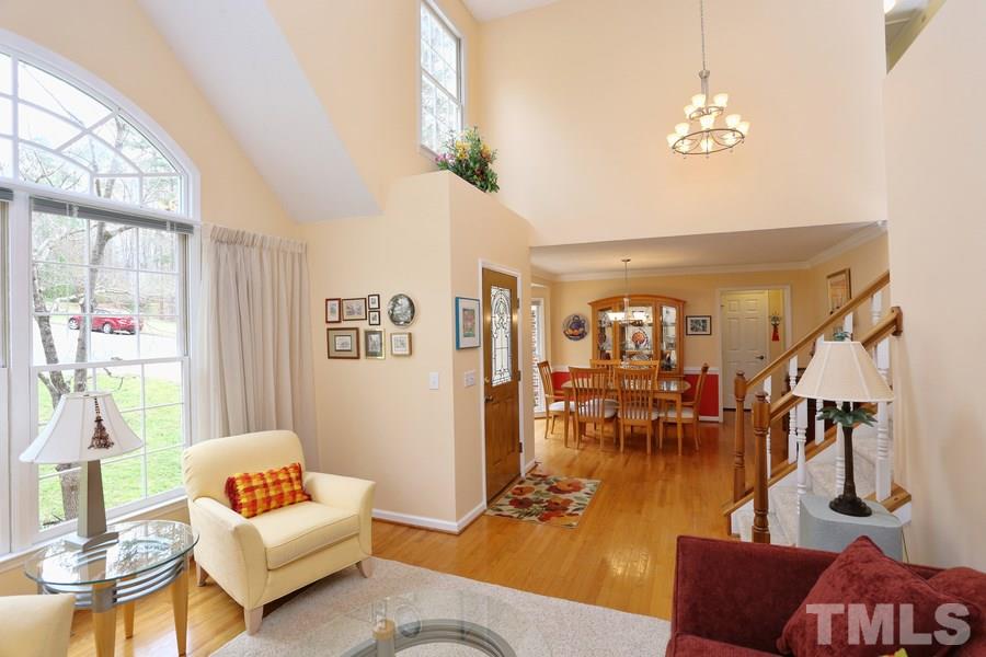 104 Hearthstone Ln