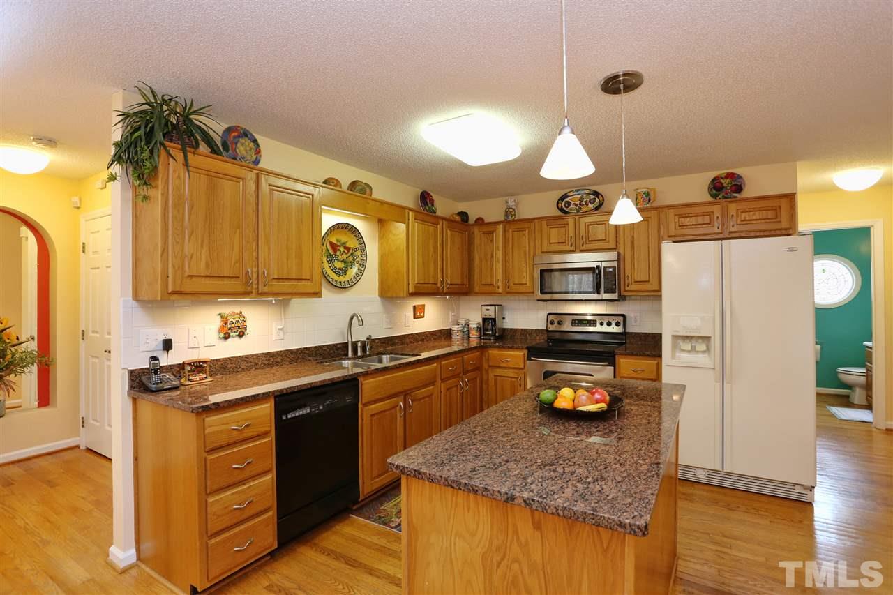 104 Hearthstone Ln