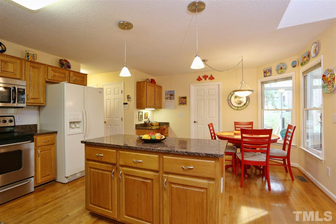 104 Hearthstone Ln