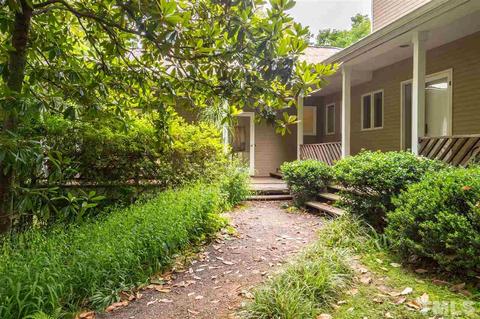 112 Old Bridge Ln