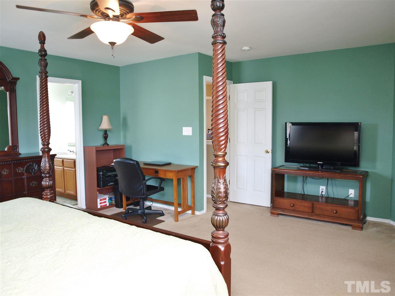 104 Norwich Dr
