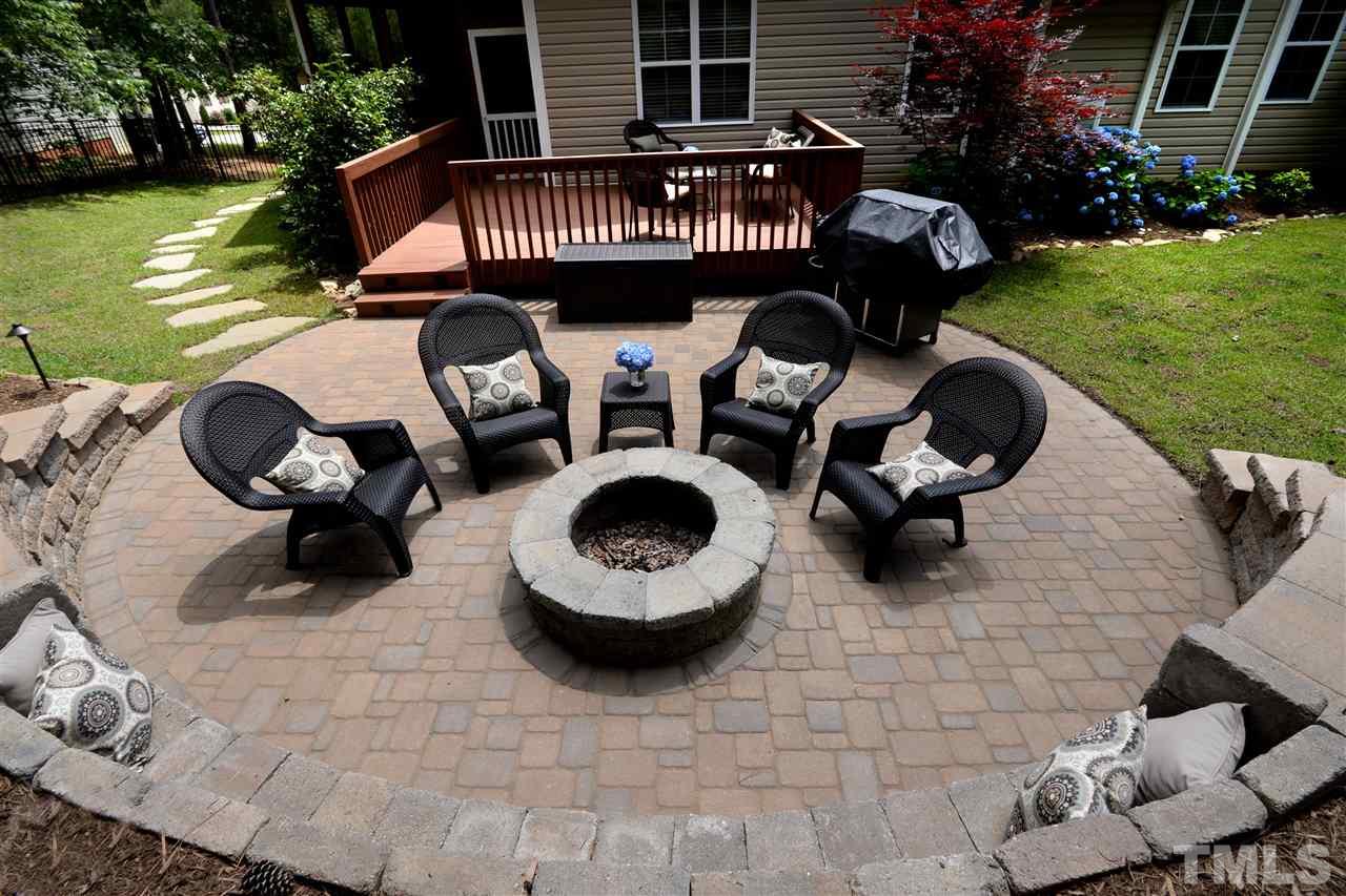 For Sale: 160 Ainsley Ct Clayton, NC 27527