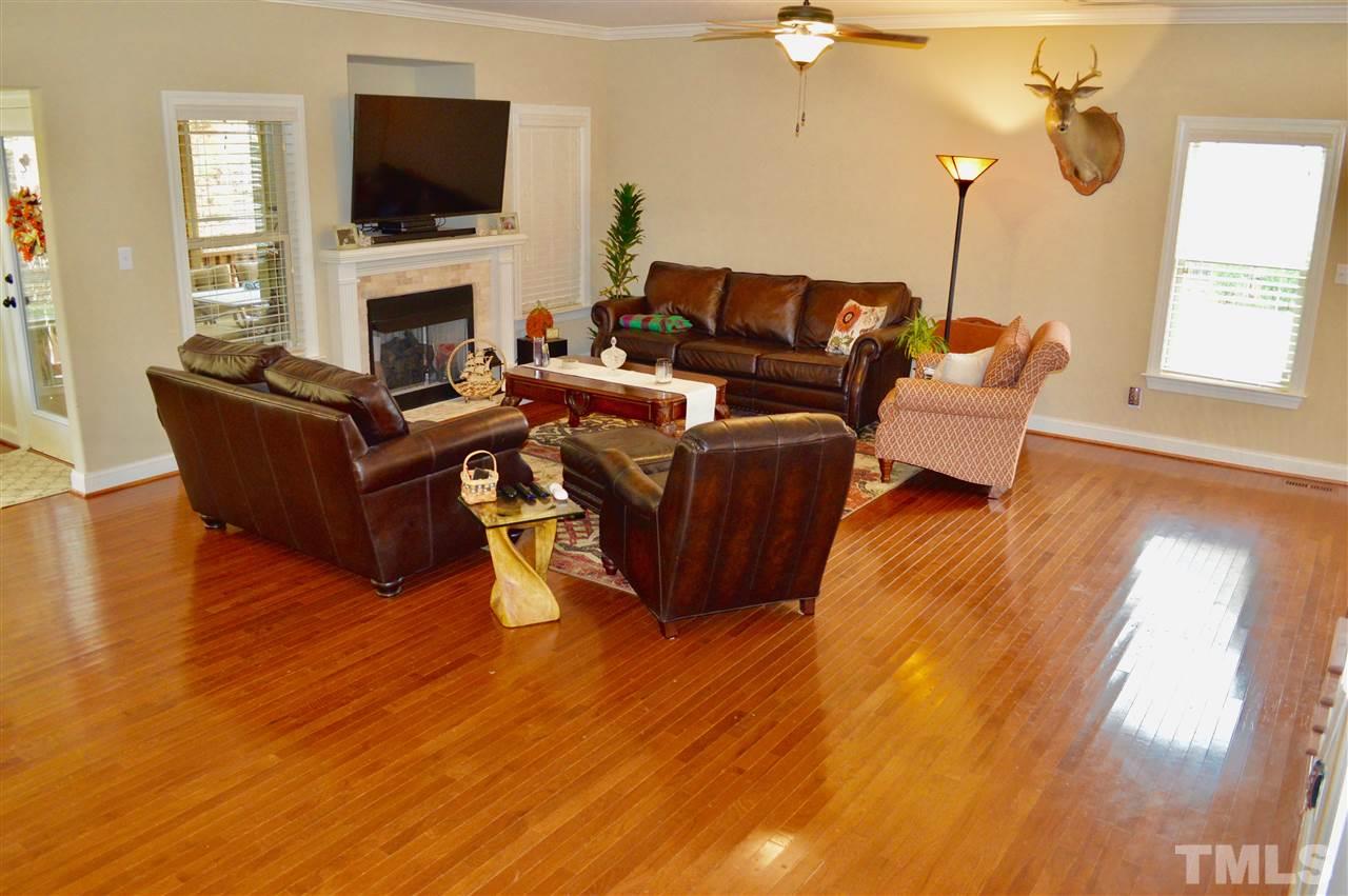 424 River Knoll Dr