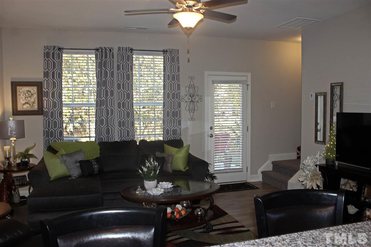 3910 Volkswalk Pl