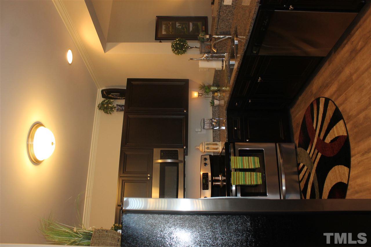 3910 Volkswalk Pl
