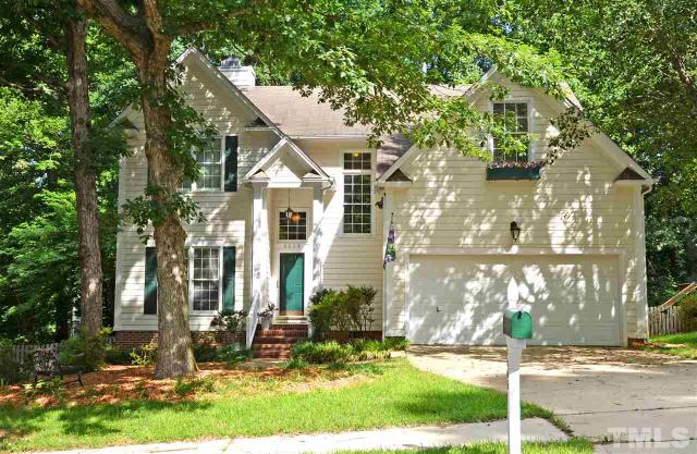 2608 Deanwood Dr