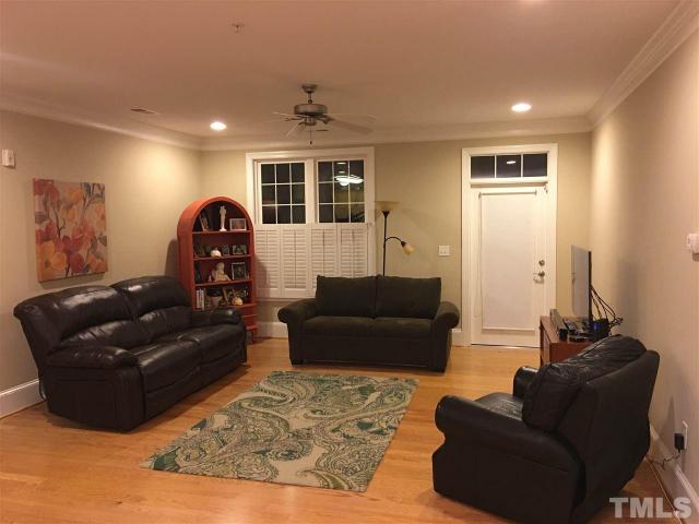 501 Finsbury St #102
