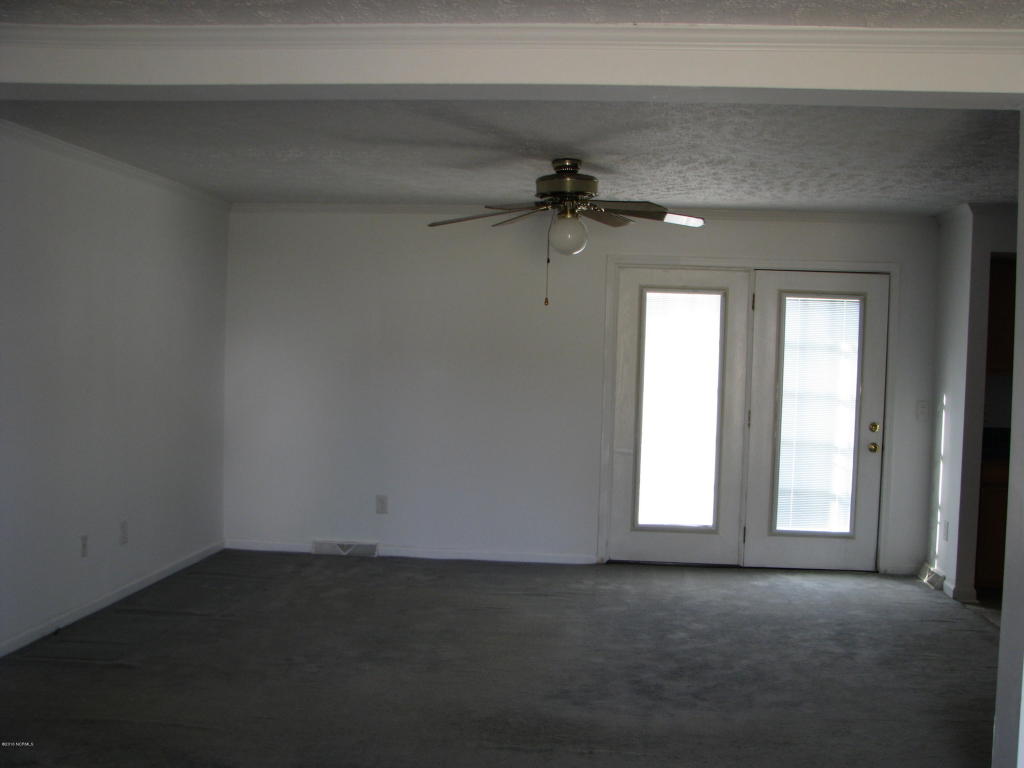 2924 Berkley Dr