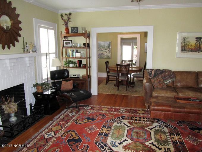 104 Cary Pl