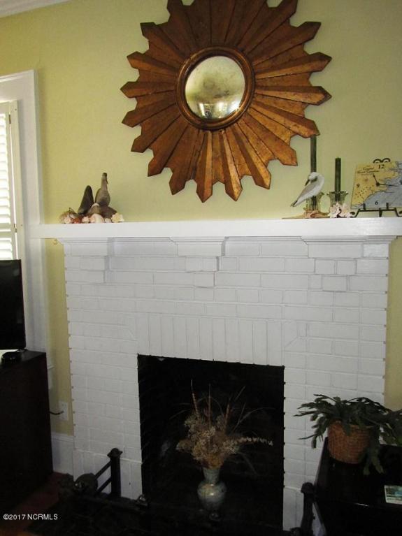 104 Cary Pl