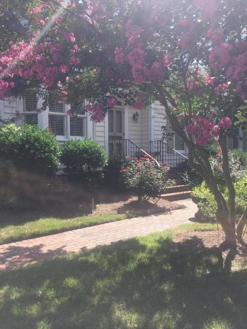 314 Canterbury Rd NW