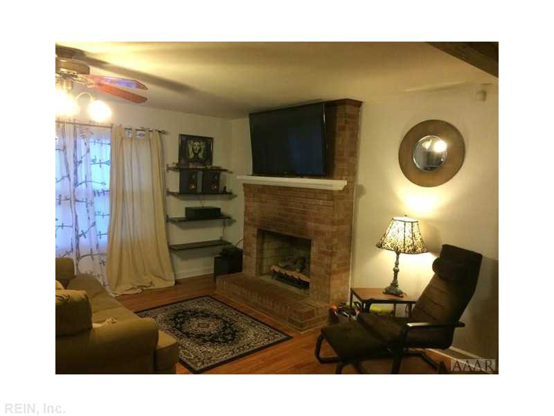 1619 Ulster Dr
