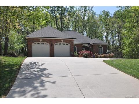 105 Doris Ct