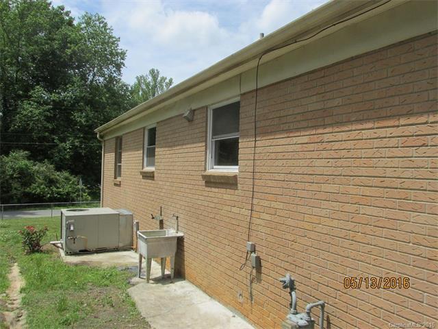 For Sale: 808 Stagecoach Rd Gastonia, NC 28052