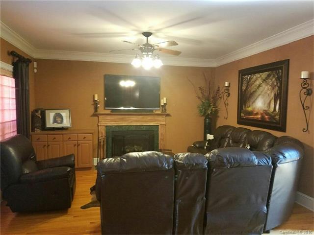 5556 Berry Ridge Dr