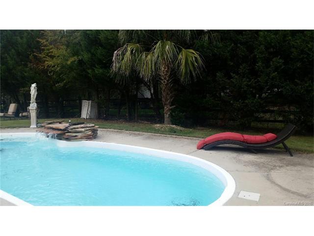5556 Berry Ridge Dr