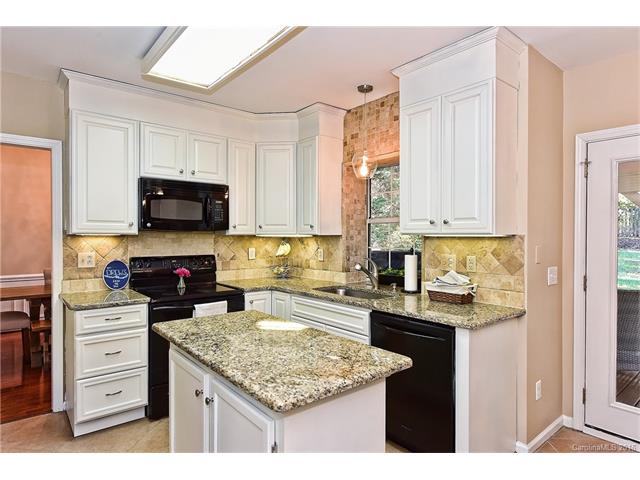 12127 Moonshadow Ln