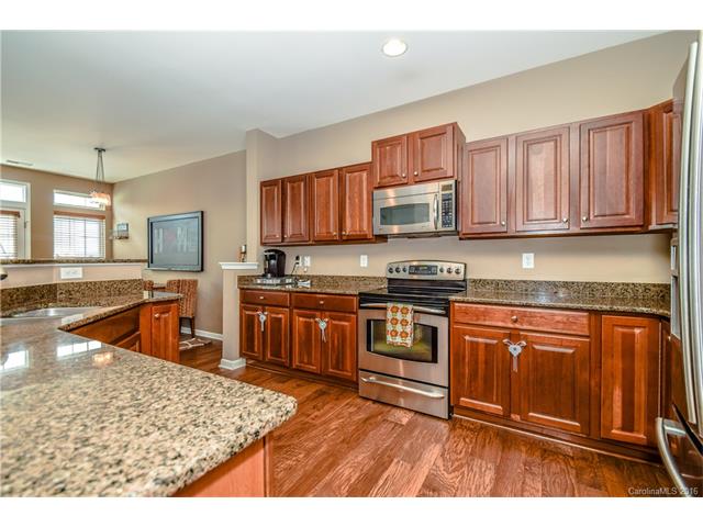 For Sale: 8117 Bridgegate Dr #APT 376 Huntersville, NC 28078