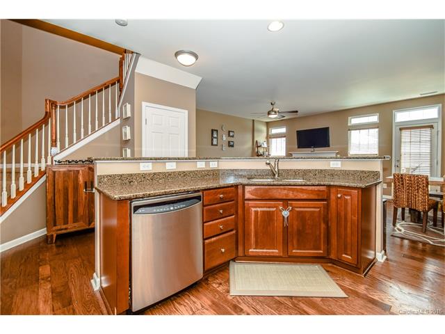 For Sale: 8117 Bridgegate Dr #APT 376 Huntersville, NC 28078