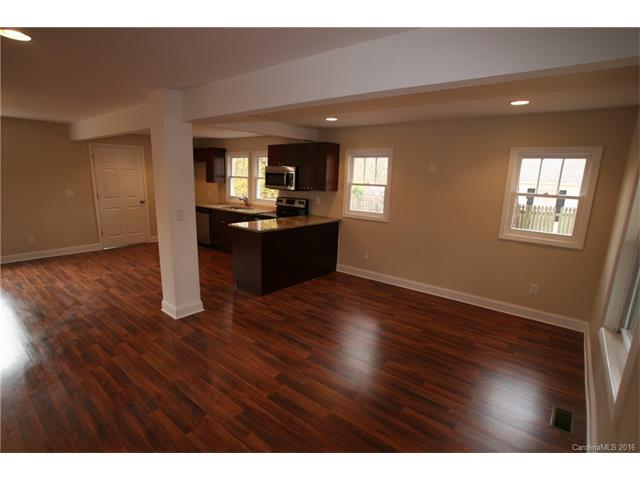 1401 Due West St