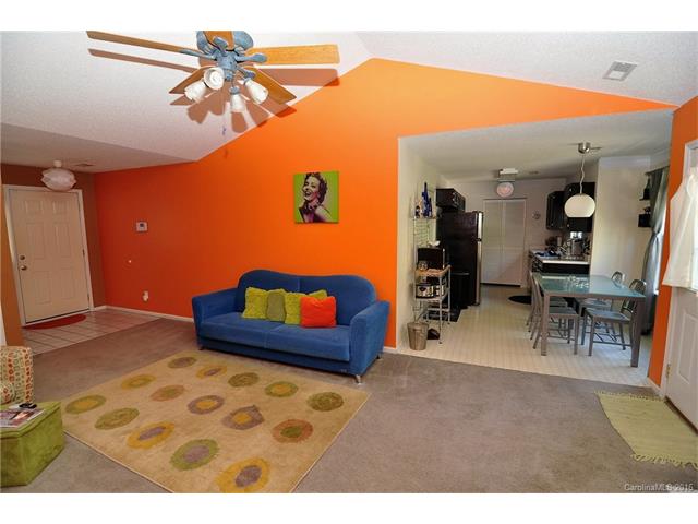 1504 Forest Glen Ln