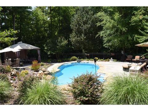 7128 Cobblecreek Dr
