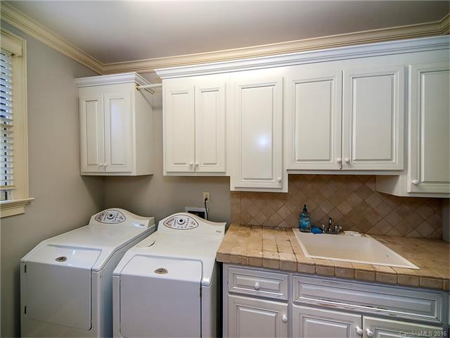 1056 James Madison Dr #15