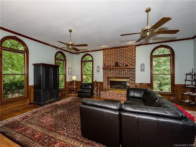 908 Amanda Dr