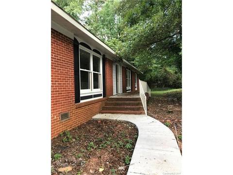 325 Courtney Ln