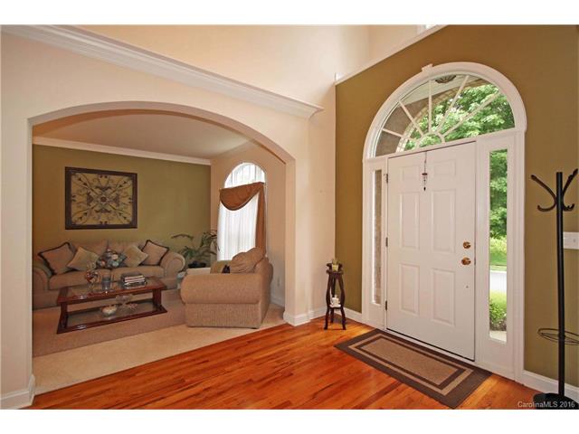 For Sale: 118 Cloister Ln Mooresville, NC 28117