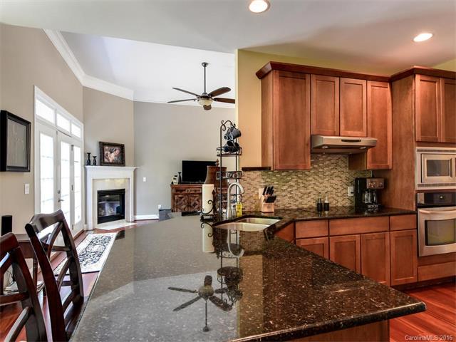 For Sale: 130 Pinnacle Ln Mooresville, NC 28117