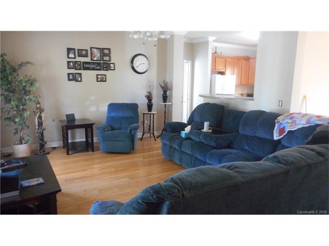 5589 Old Thompson Rd