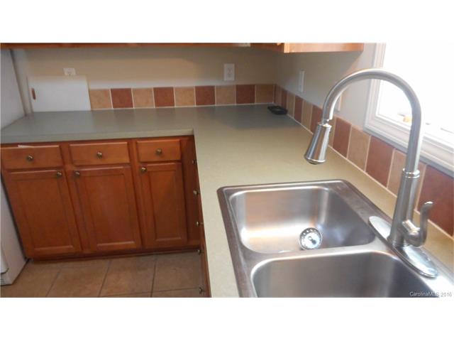 5589 Old Thompson Rd