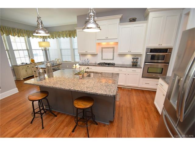 2009 Meadowside Dr