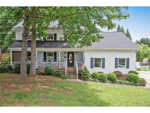 902 Stonewyck Dr