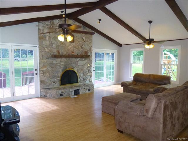 115 Pinewood Dr