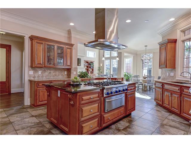 9003 Woodhall Lake Dr