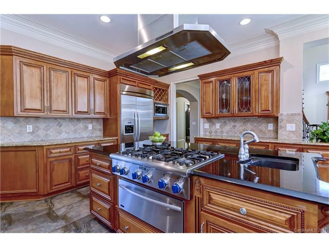 9003 Woodhall Lake Dr
