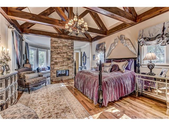 8712 Chewton Glen Dr