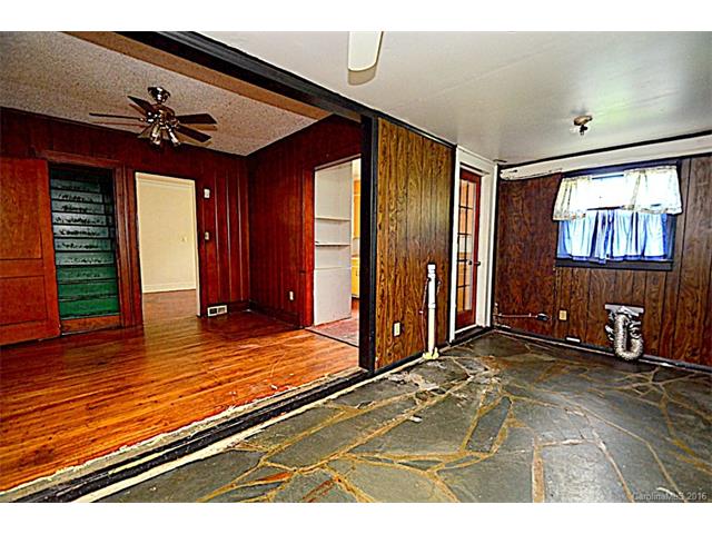 For Sale: 709 Woodruff Pl Charlotte, NC 28208