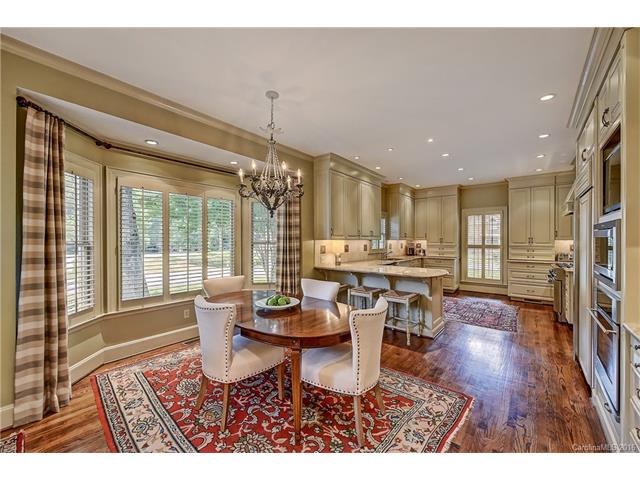 2730 Meade Ct