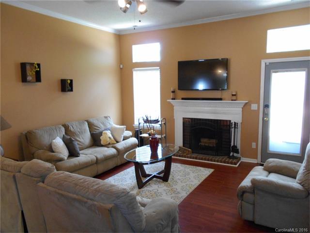 For Sale: 7921 Turquoise Dr Charlotte, NC 28215