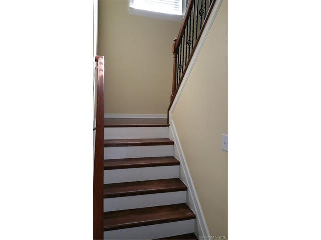 7928 Ponderosa Pine Ln