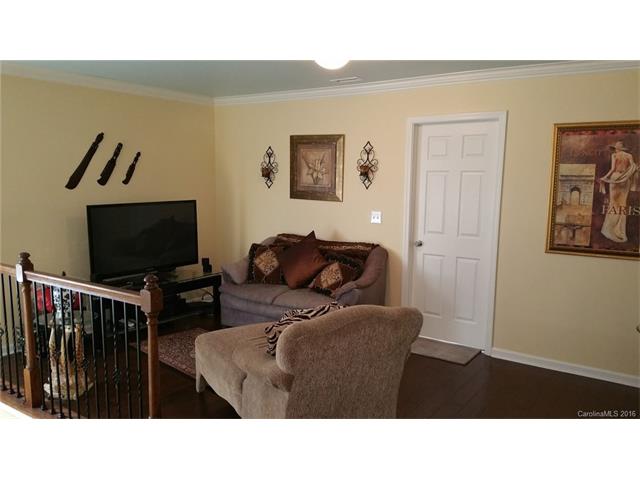 7928 Ponderosa Pine Ln